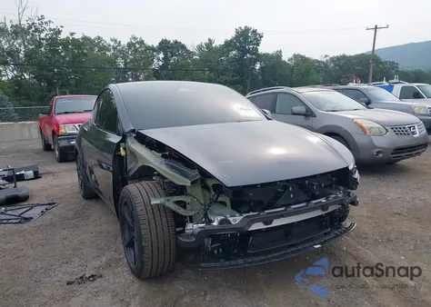 2026 Tesla Model Y Long Range Dual Motor All-Wheel Drive/Long Range Launch Series из США, поврежденный, VIN 7SAYGDEE8TA405717